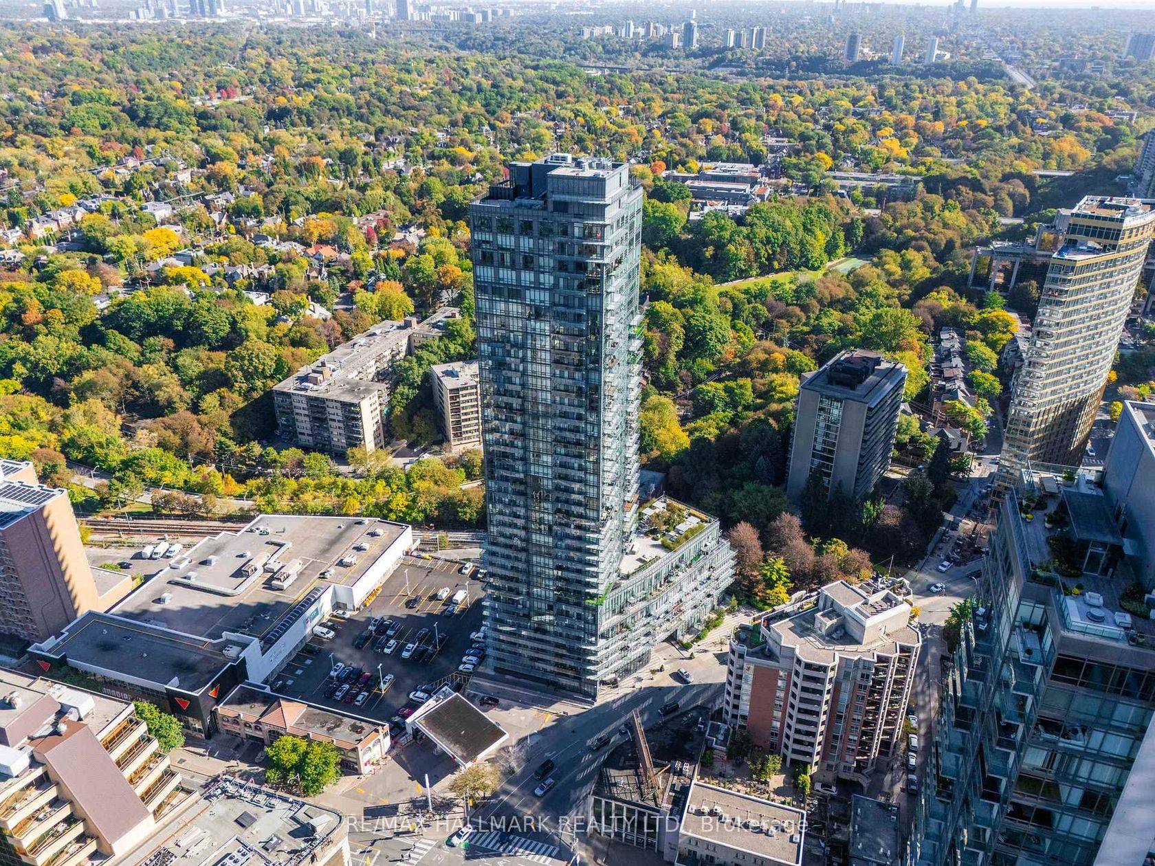 2708 - 825 Church Street, Moore Park, Toronto photo number 2