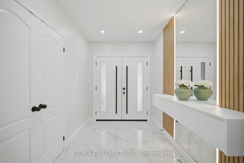 Photo 5 at 95 Hudson Drive, Maple, Vaughan