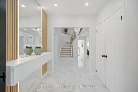 Photo 6 at 95 Hudson Drive, Maple, Vaughan