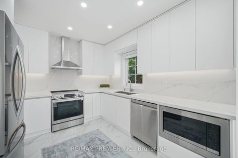 Photo 11 at 95 Hudson Drive, Maple, Vaughan