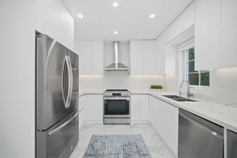 Photo 12 at 95 Hudson Drive, Maple, Vaughan