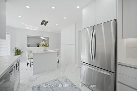 Photo 13 at 95 Hudson Drive, Maple, Vaughan