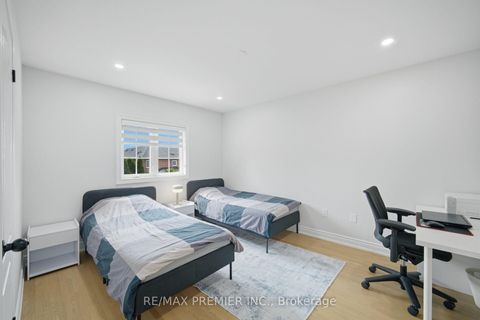 Photo 31 at 95 Hudson Drive, Maple, Vaughan