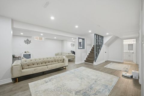 Photo 34 at 95 Hudson Drive, Maple, Vaughan