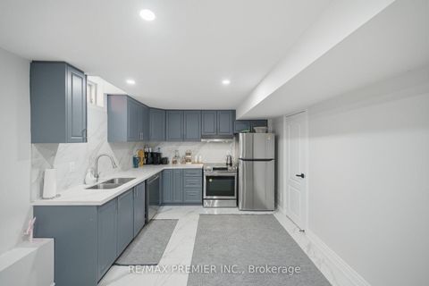 Photo 38 at 95 Hudson Drive, Maple, Vaughan