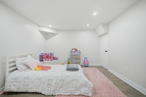 Photo 40 at 95 Hudson Drive, Maple, Vaughan
