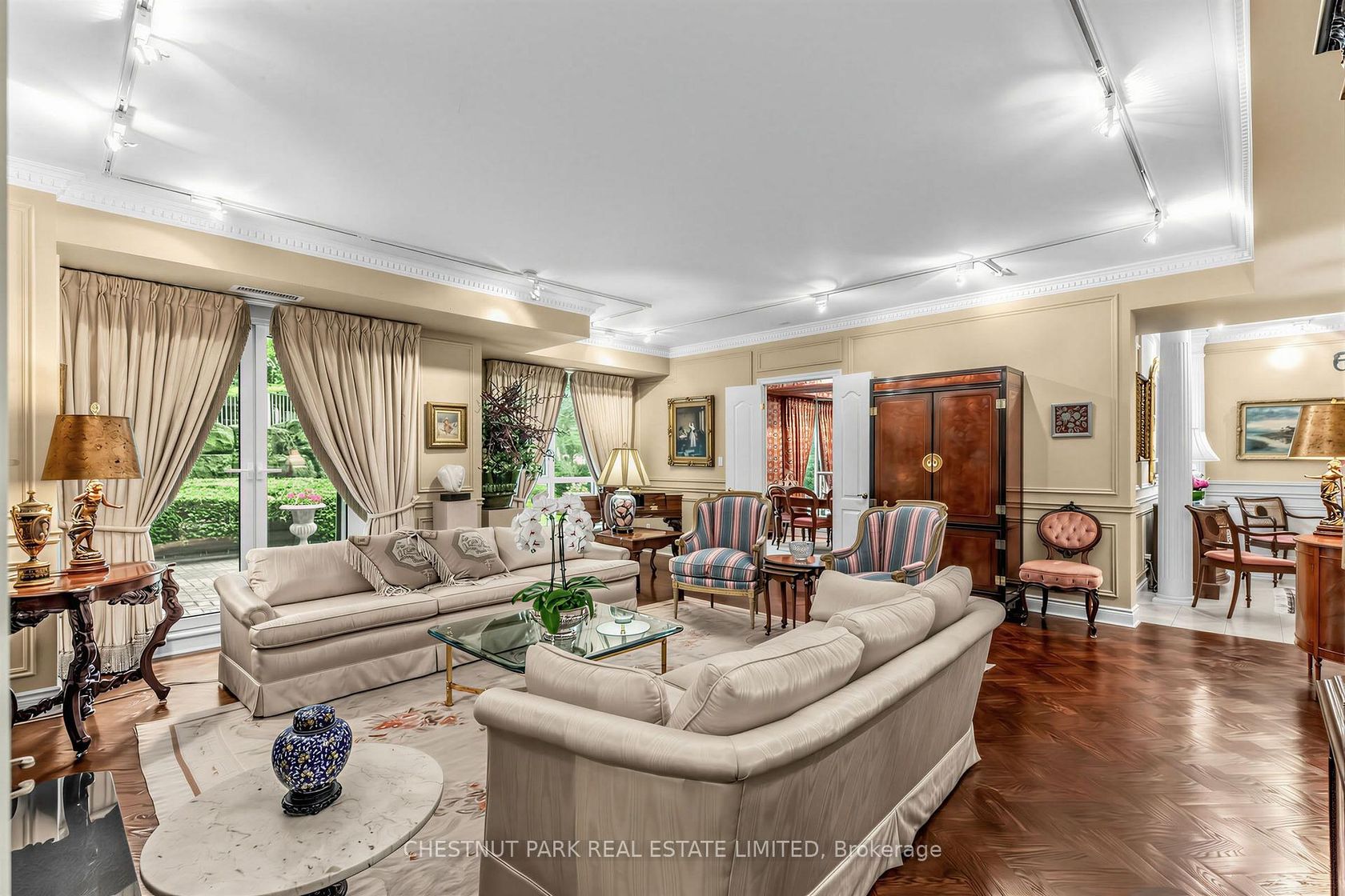 102 - 11 William Carson Crescent, Windfields, Toronto 