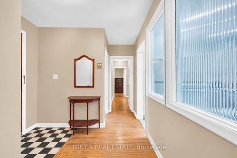 Photo 2 at 102 Haileybury Drive, Bendale, Toronto