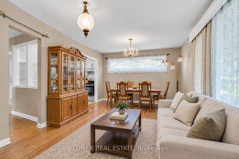 Photo 4 at 102 Haileybury Drive, Bendale, Toronto