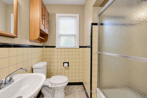 Photo 13 at 102 Haileybury Drive, Bendale, Toronto