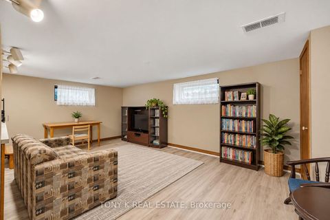 Photo 16 at 102 Haileybury Drive, Bendale, Toronto