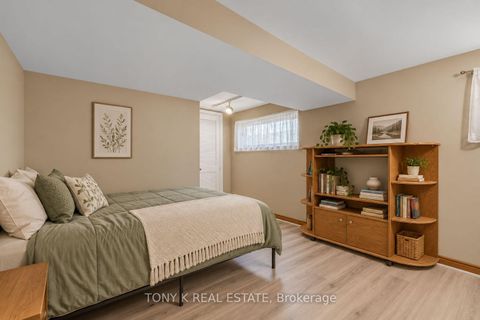 Photo 19 at 102 Haileybury Drive, Bendale, Toronto