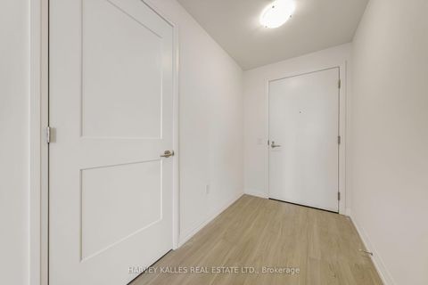 Photo 3 at 3415 - 50 Dunfield Avenue, Mount Pleasant West, Toronto