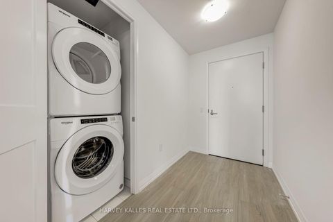 Photo 14 at 3415 - 50 Dunfield Avenue, Mount Pleasant West, Toronto