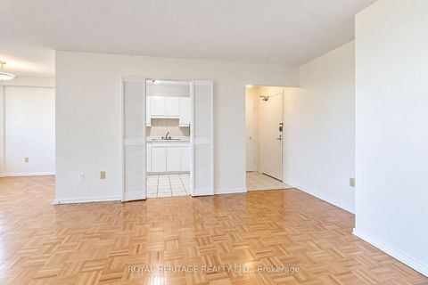 Photo 8 at 603 - 10 Edgecliff Golfway, Flemingdon Park, Toronto