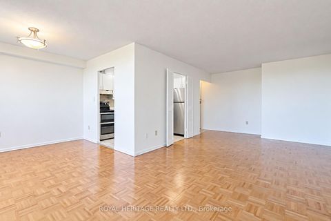 Photo 12 at 603 - 10 Edgecliff Golfway, Flemingdon Park, Toronto