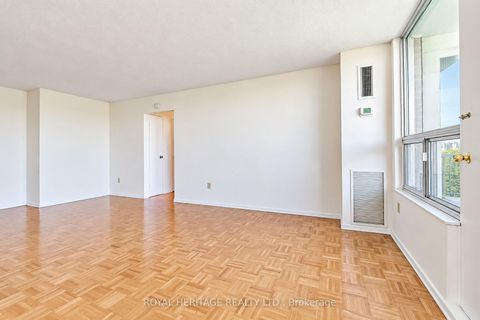 Photo 13 at 603 - 10 Edgecliff Golfway, Flemingdon Park, Toronto