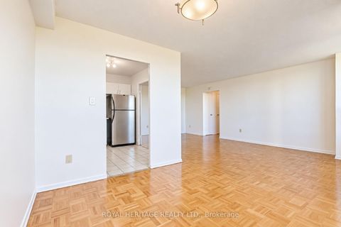 Photo 14 at 603 - 10 Edgecliff Golfway, Flemingdon Park, Toronto