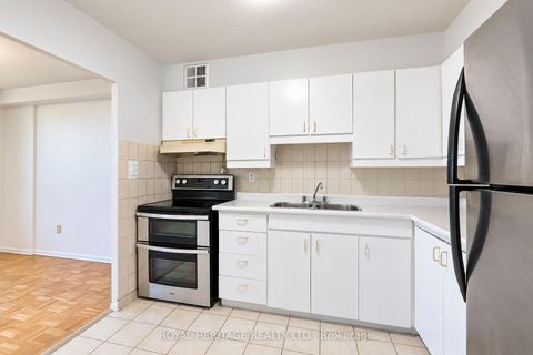 Photo 17 at 603 - 10 Edgecliff Golfway, Flemingdon Park, Toronto