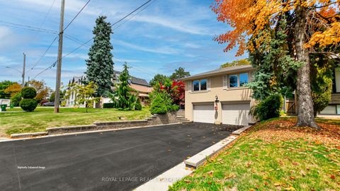 Photo 2 at 24 Burleigh Heights Drive, Bayview Village, Toronto