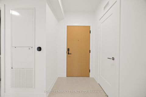 Photo 2 at 905 - 25 Cordova Avenue, City Centre West, Toronto