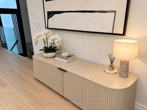 Photo 4 at 551 Broadway Avenue, Leaside, Toronto