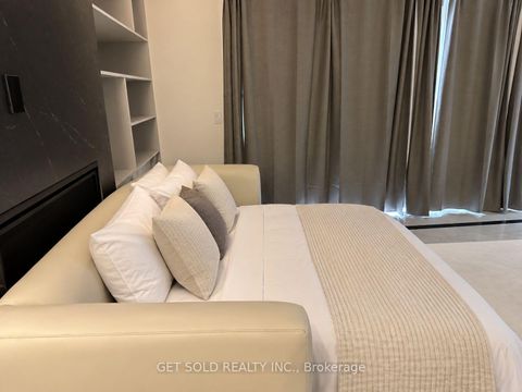 Photo 10 at 551 Broadway Avenue, Leaside, Toronto