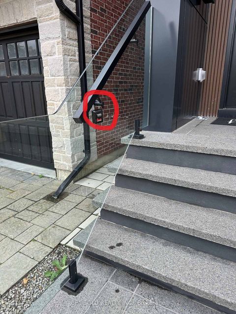 Photo 11 at 551 Broadway Avenue, Leaside, Toronto