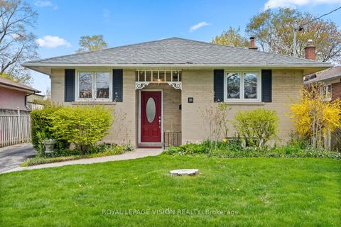 Photo 1 at 6 Macduff Crescent, Cliffcrest, Toronto