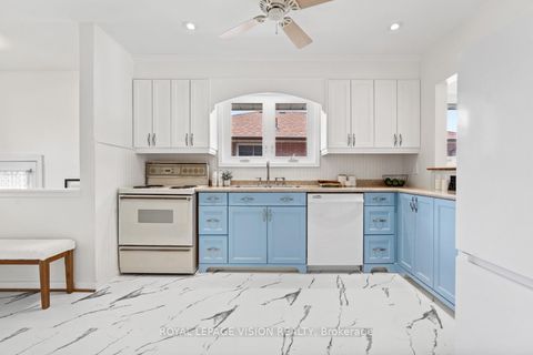 Photo 11 at 6 Macduff Crescent, Cliffcrest, Toronto