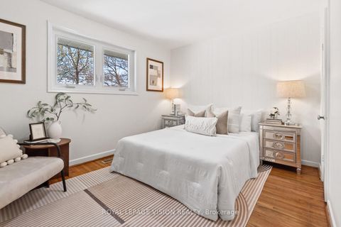 Photo 14 at 6 Macduff Crescent, Cliffcrest, Toronto
