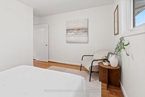 Photo 16 at 6 Macduff Crescent, Cliffcrest, Toronto