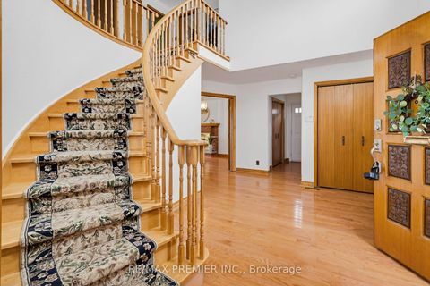 Photo 3 at 33 Houston Road, West Woodbridge, Vaughan