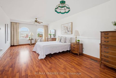Photo 19 at 33 Houston Road, West Woodbridge, Vaughan