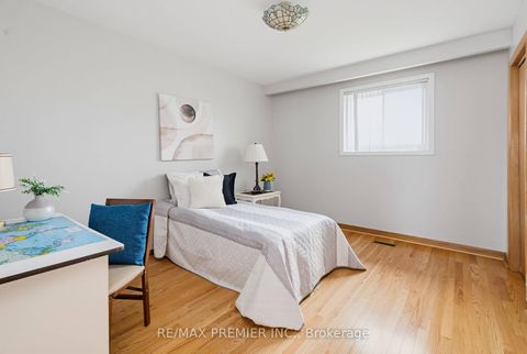 Photo 25 at 33 Houston Road, West Woodbridge, Vaughan