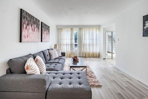 Photo 5 at 3 Clayhall Crescent, York University Heights, Toronto