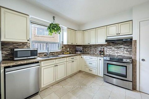 Photo 10 at 3 Clayhall Crescent, York University Heights, Toronto