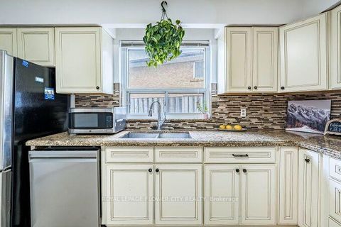 Photo 11 at 3 Clayhall Crescent, York University Heights, Toronto