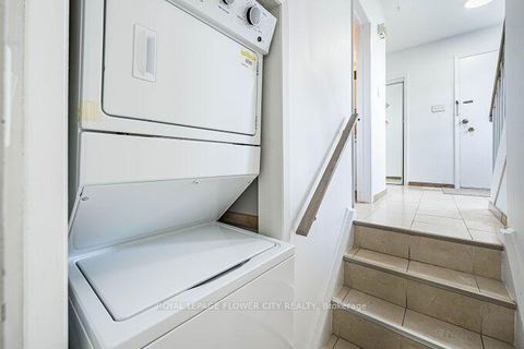 Photo 12 at 3 Clayhall Crescent, York University Heights, Toronto