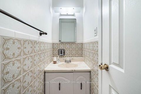 Photo 13 at 3 Clayhall Crescent, York University Heights, Toronto