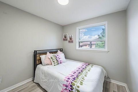 Photo 16 at 3 Clayhall Crescent, York University Heights, Toronto