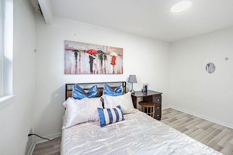Photo 19 at 3 Clayhall Crescent, York University Heights, Toronto