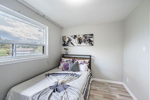 Photo 22 at 3 Clayhall Crescent, York University Heights, Toronto
