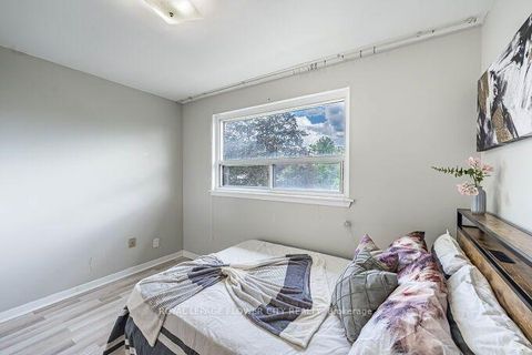 Photo 24 at 3 Clayhall Crescent, York University Heights, Toronto