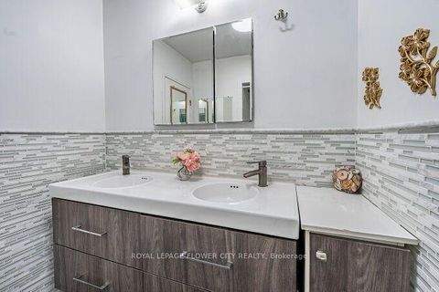 Photo 28 at 3 Clayhall Crescent, York University Heights, Toronto