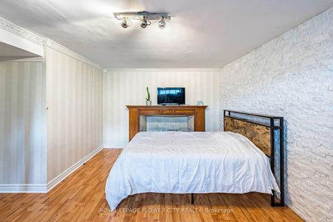 Photo 31 at 3 Clayhall Crescent, York University Heights, Toronto
