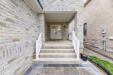 Photo 3 at 86 Laurier Avenue, Oak Ridges, Richmond Hill