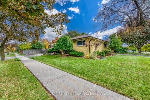 Photo 2 at 48 Sedgebrook Crescent, West Deane, Toronto