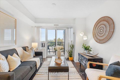 Photo 8 at 822 - 61 Heintzman Street, Junction Area, Toronto