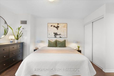 Photo 12 at 822 - 61 Heintzman Street, Junction Area, Toronto